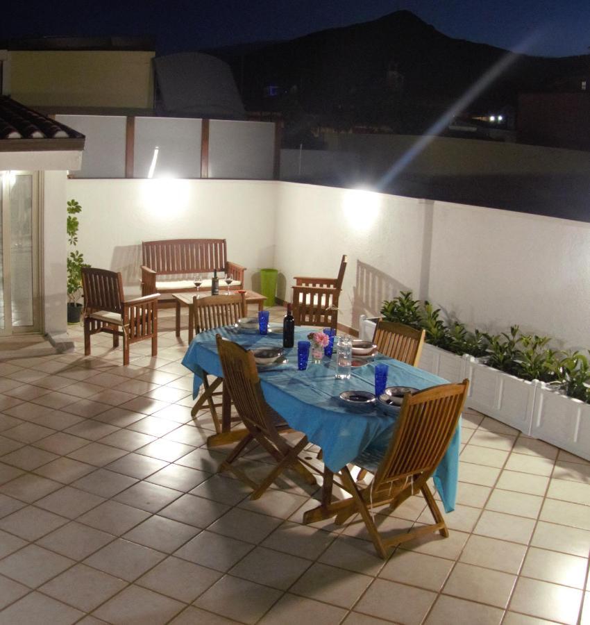 Near The Port Apartment Cala Gonone Exterior foto