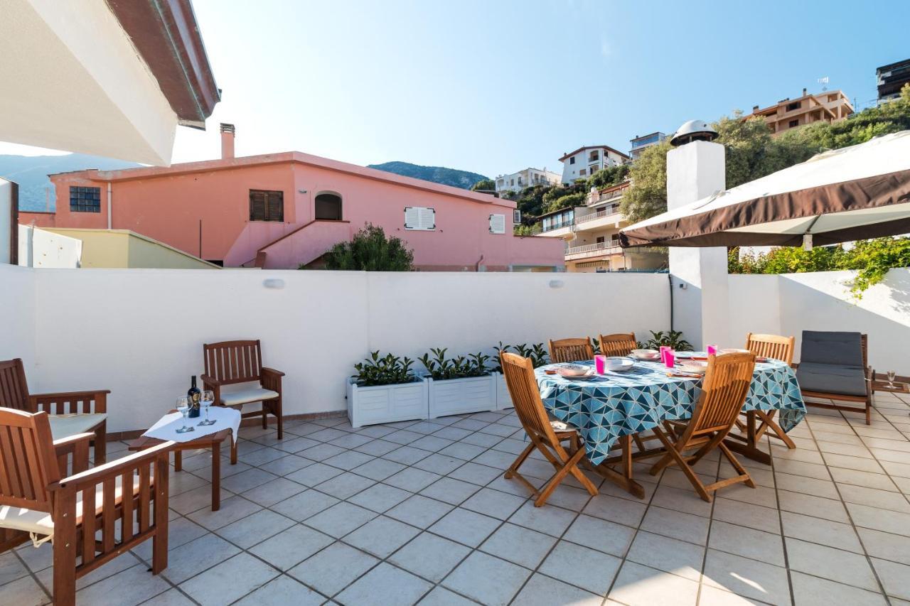 Near The Port Apartment Cala Gonone Exterior foto