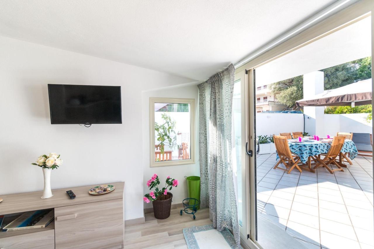 Near The Port Apartment Cala Gonone Exterior foto